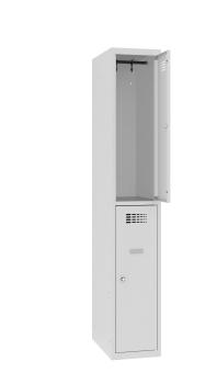 Preview: Fächerschrank ORGAMI FSL 312300 Preview: Ein lichtgrauer Fächerschrank mit einem Abteil und zwei Fächern mit jeweils einer Tür. Die obere Tür ist geöffnet. Im Schrank befinden sich Kleiderstangen mit Kleiderhaken. Der Schrank steht vor einem weißen Hintergrund.